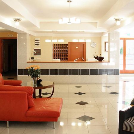 Hotel Korona Харканы Интерьер фото