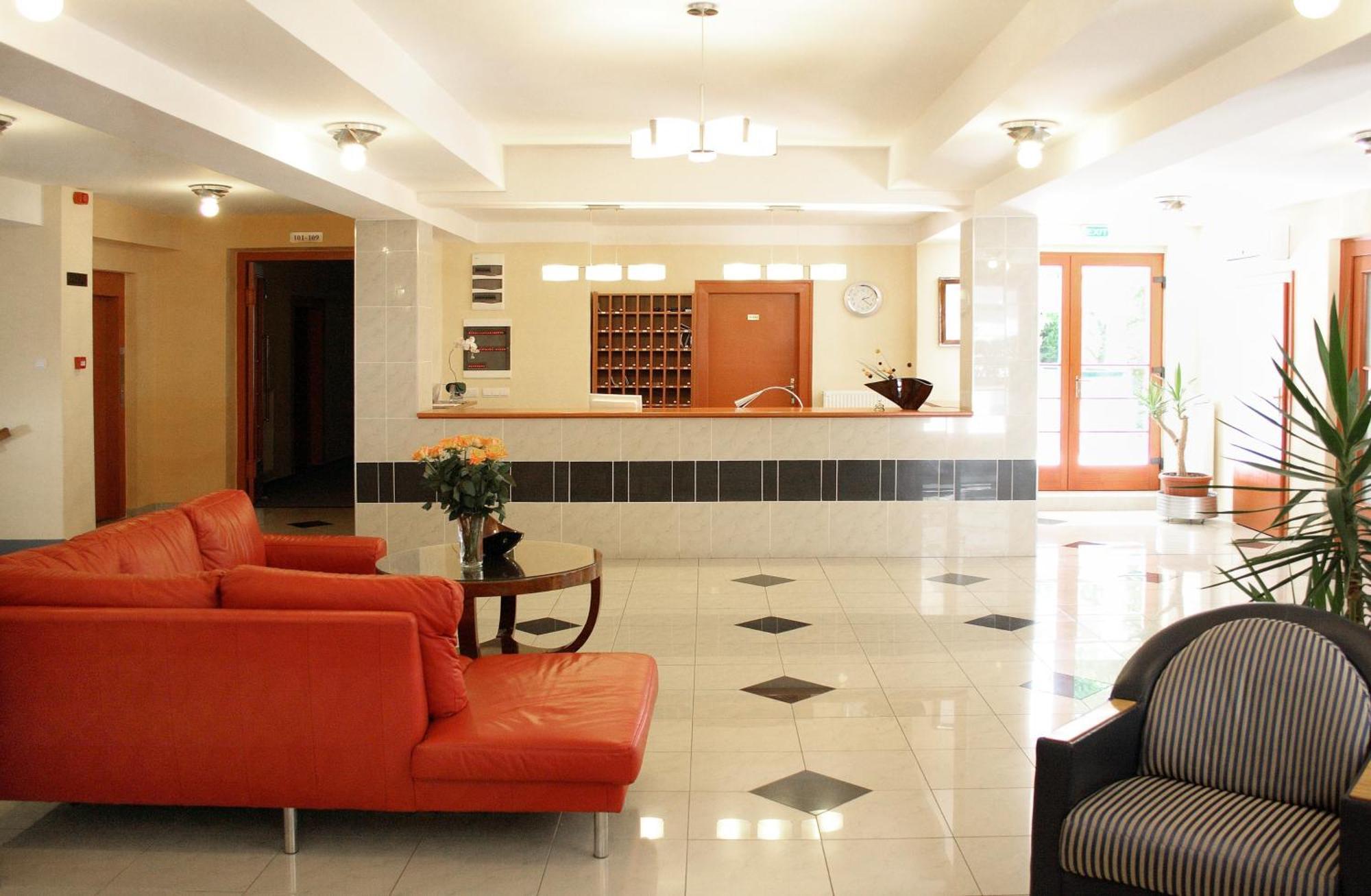 Hotel Korona Харканы Интерьер фото